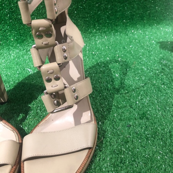 Gucci gladiator sandals size 39, no box. Pre owned - Picture 4 of 8